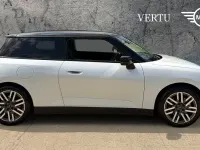 Used Mini Cooper SE Hatch 158 kW (215 HP) 2024 White Hatchback