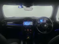 Usado Mini Cooper Hatch 2021 Azul Utilitario