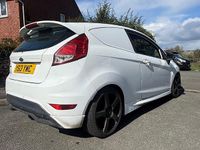 Used Ford Fiesta Sport 95 HP (69 kW) 2013 White Hatchback