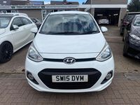 Used Hyundai i10 Premium 67 HP (49 kW) 2015 White Hatchback