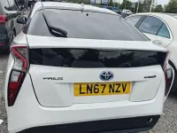Used Toyota Prius Active 122 HP (89 kW) 2017 White Hatchback