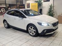 Used Volvo V40 2013 White Hatchback