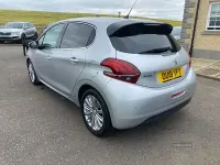 Used Peugeot 208 Allure 100 HP (73 kW) 2018 Silver Hatchback