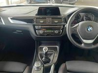 Used BMW 118 Sport Line 134 HP (98 kW) 2019 White Hatchback