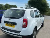 Used Dacia Duster Lauréate 110 HP (80 kW) 2016 White SUV