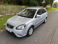 Usado Kia Rio 108 CV (79 kW) 2010 Plateado Utilitario
