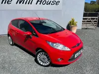 Usado Ford Fiesta Titanium 118 HP (86 kW) 2012 Vermelho Citadino