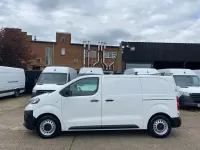 Begagnad Peugeot Expert Premium 100 HK (73 kW) 2022 Vit Van