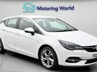 Used Vauxhall Astra SRi 145 HP (106 kW) 2021 White Hatchback