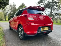 Usado Suzuki Swift 90 HP (66 kW) 2019 Vermelho Citadino