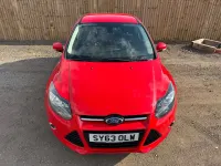 Begagnad Ford Focus Titanium 125 HK (91 kW) 2013 Röd Halvkombi