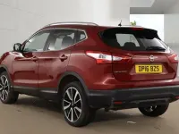 Used Nissan Qashqai Tekna 163 HP (119 kW) 2016 Red SUV