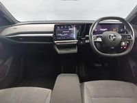 Begagnad Renault Megane E-Tech Techno 159 kW (217 HK) 2024 Röd Halvkombi