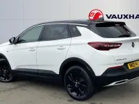 Used Vauxhall Grandland X SRi 131 HP (96 kW) 2021 White SUV