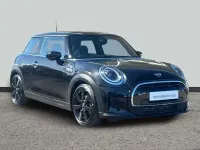 Begagnad Mini Cooper Exclusive 134 HK (98 kW) 2023 Svart Halvkombi