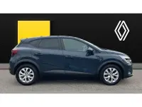 Używany Renault Captur Iconic 91 KM (66 kW) 2022 Niebieski SUV
