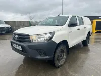 Used Toyota HiLux Active 150 HP (110 kW) 2019 White Pickup
