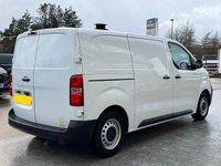 Used Peugeot e-Expert 100 kW (136 HP) 2022 Mauve/pink Van