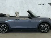 Używany Mini Cooper 118 kW (161 KM) 2025 Szary Hatchback