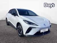 Used MG MG4 EV SE 2022 White Hatchback