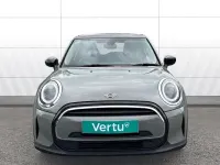 Usado Mini Cooper Classic 136 HP (100 kW) 2022 Cinzento Citadino
