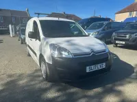 Usado Citroën Berlingo 75 CV (55 kW) 2017 Blanco Monovolumen