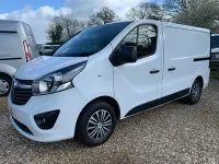 Gebraucht Vauxhall Vivaro Sportive 120 PS (88 kW) 2019 Weiß Van / Kleinbus