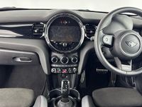 Usado Mini Cooper Premium 136 CV (100 kW) 2023 Blanco Utilitario