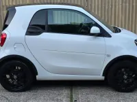Used Smart ForTwo Coupé Premium 71 HP (52 kW) 2017 White Coupe