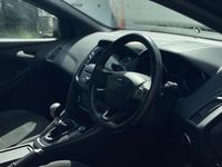 Used Ford Focus ST-Line 125 HP (91 kW) 2017 Grey Hatchback