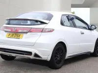 Used Honda Civic 98 HP (72 kW) 2011 White Hatchback