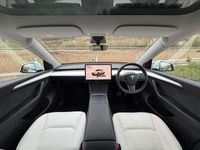 Used Tesla Model Y Long Range AWD 378 kW (514 HP) 2022 White SUV