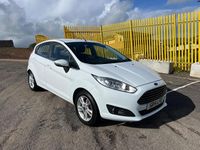 Used Ford Fiesta Zetec 82 HP (60 kW) 2014 White Hatchback