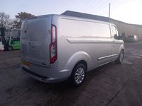 Begagnad Ford Transit Custom Limited 130 HK (95 kW) 2022 Silver Van