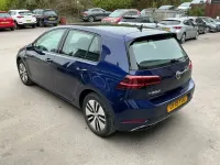 Begagnad VW e-Golf 99 kW (135 HK) 2019 Blå Halvkombi