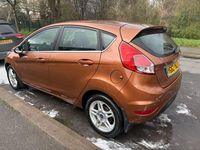 Second-hand Ford Fiesta Zetec 2013 Galben Hatchback