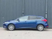 Second-hand Ford Focus Zetec 120 CP (88 kW) 2017 Albastru Hatchback