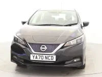 Begagnad Nissan Leaf Acenta 110 kW (150 HK) 2020 Svart Halvkombi