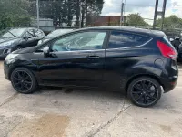 Second-hand Ford Fiesta Zetec 2009 Negru Hatchback