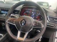 Used Renault Clio V Play 72 HP (52 kW) 2021 White Hatchback