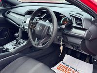 Begagnad Honda Civic SE 129 HK (94 kW) 2018 Röd Halvkombi