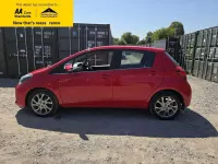 Used Toyota Yaris Multidrive S 99 HP (72 kW) 2015 Red Hatchback