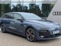 Begagnad Audi A6 e-tron Performance 280 kW (381 HK) 2025 Blå Kombi