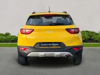 Begagnad Kia Stonic 2023 Gul SUV