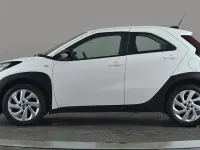 Usado Toyota Aygo X PURE 72 HP (52 kW) 2024 Branco SUV