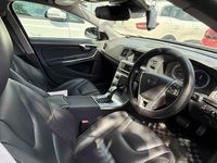 Used Volvo V60 R-Design 180 HP (132 kW) 2013 Silver Estate