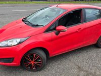 Usado Ford Fiesta Style 82 HP (60 kW) 2015 Vermelho Citadino