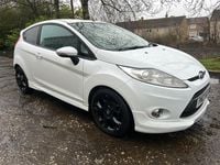 Used Ford Fiesta Metall 134 HP (98 kW) 2012 White Hatchback