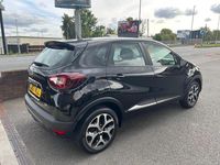 Used Renault Captur Dynamique 90 HP (66 kW) 2017 Black SUV