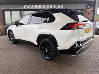 Used Toyota RAV4 218 HP (160 kW) 2019 White SUV